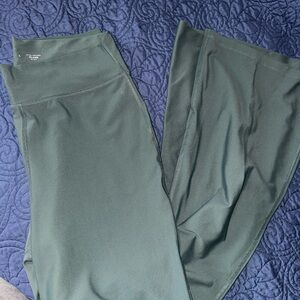 Green High-Waisted Leggings